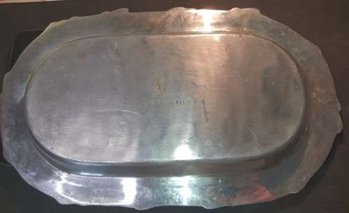 A VINTAGE ALLUMINIUM ALLOY OVAL HEAVY DUTY SERVING PLATTER