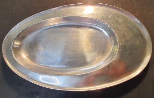 A VINTAGE ART DECO CAST ALUMINIUM ALLOY SERVING PLATTER SOLD AS IS