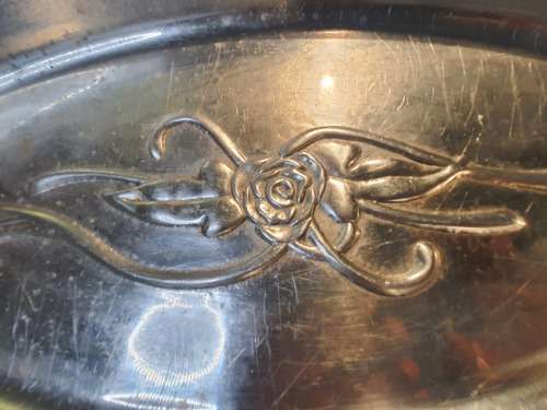 AN ORNATE VINTAGE CAST ALLUMINIUM ALLOY ART DECOR SERVING PLATTER SOLD AS IS
