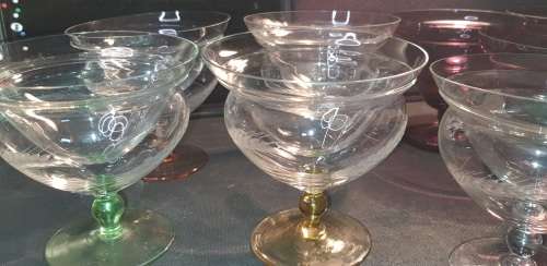 A BEAUTIFUL JOBLOT 0F 9 CRYSTAL GLASS COCKTAIL GOBLETS WITH GLASS INNER BOWLS SOLD AS IS