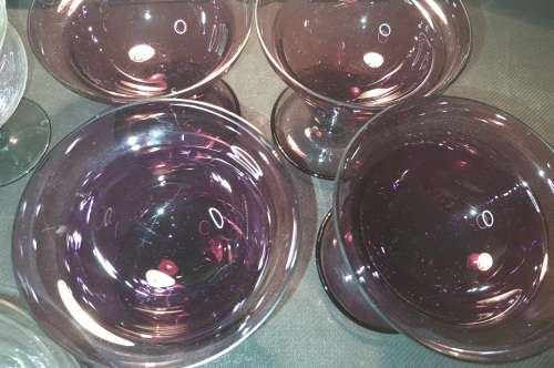 A BEAUTIFUL JOBLOT 0F 9 CRYSTAL GLASS COCKTAIL GOBLETS WITH GLASS INNER BOWLS SOLD AS IS