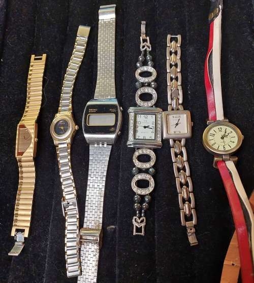 A COLLECTION OF QUALITY VINTAGE SEIKO QUARTZ AND OTHER  WATCHES SOLD AS IS NOT TESTED
