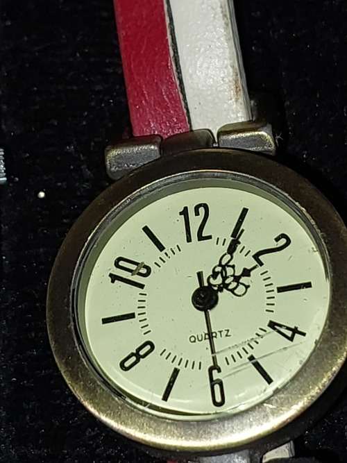 A COLLECTION OF QUALITY VINTAGE SEIKO QUARTZ AND OTHER  WATCHES SOLD AS IS NOT TESTED