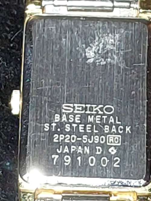A COLLECTION OF QUALITY VINTAGE SEIKO QUARTZ AND OTHER  WATCHES SOLD AS IS NOT TESTED