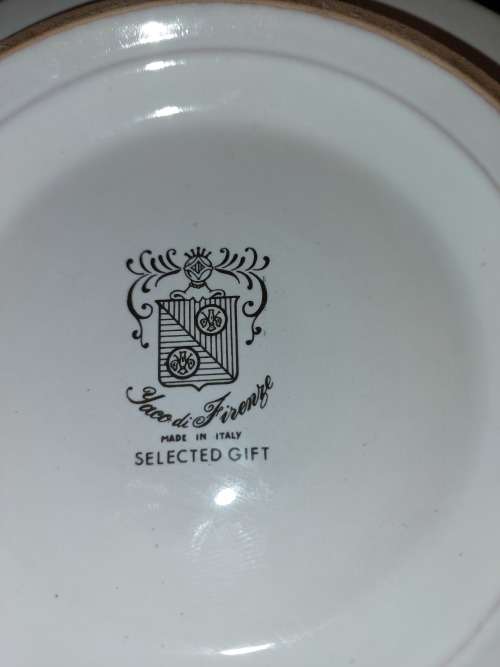 A collection of vintage ashtrays in great condition hand made in Italy sold as is