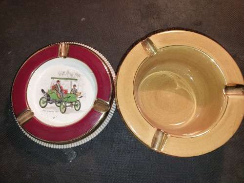 A collection of vintage ashtrays in great condition hand made in Italy sold as is