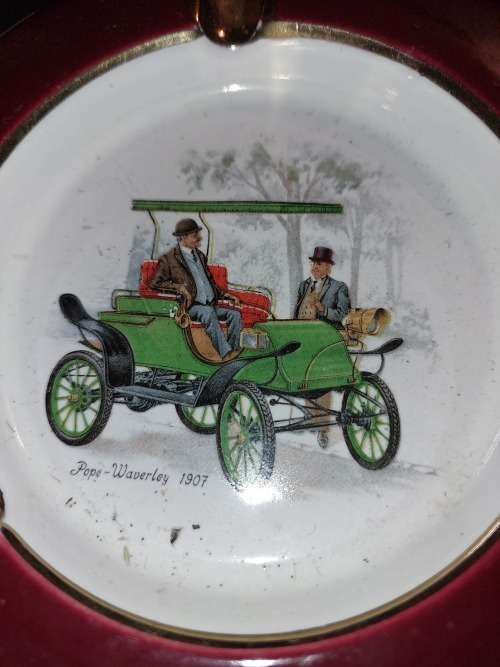 A collection of vintage ashtrays in great condition hand made in Italy sold as is