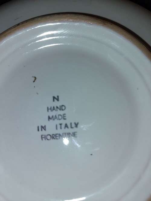 A collection of vintage ashtrays in great condition hand made in Italy sold as is