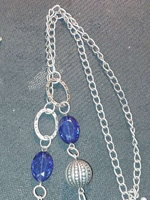 A DISCERNING LADIES VINTAGE COLLECTION OF QUALITY NECKLACES SOLD AS IS