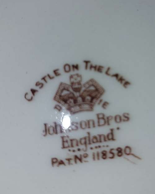 A GENUINE PERFACT CONDITION 1940s EDITION JOHNSON BROS ENGLAND PATENT :118580 CASLTE ON THE LAKE