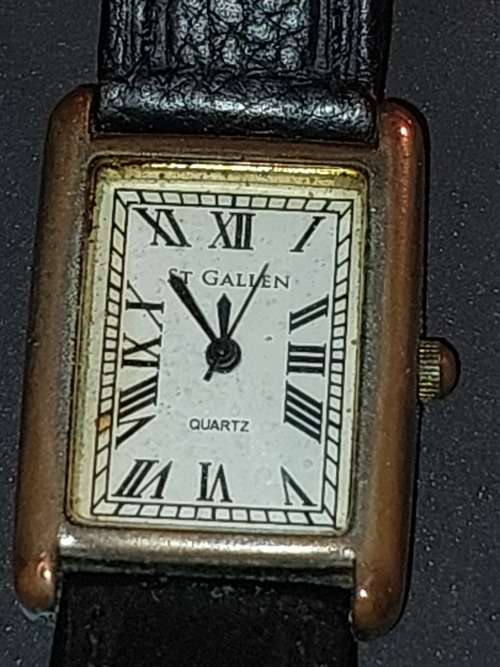 A VINTAGE JOBLOT WOMANS WATCHES SOLD AS IS NOT TESTED
