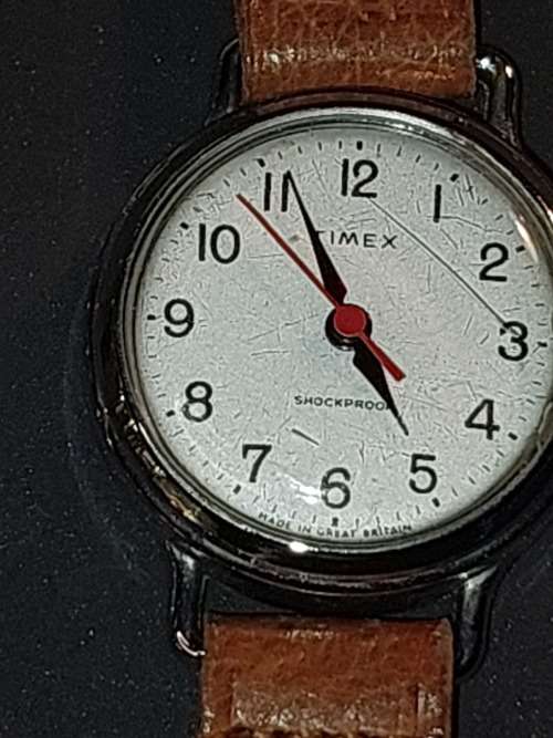A VINTAGE JOBLOT WOMANS WATCHES SOLD AS IS NOT TESTED