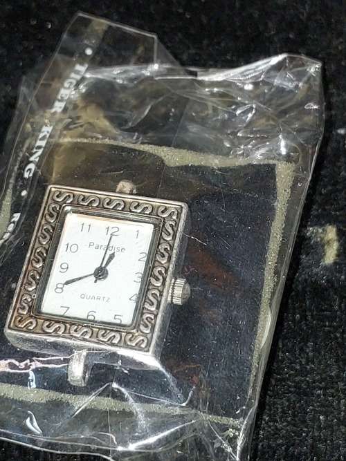 A COLLECTION WOMANS QUARTZ WATCHES SOLD AS IS NOT TESTED