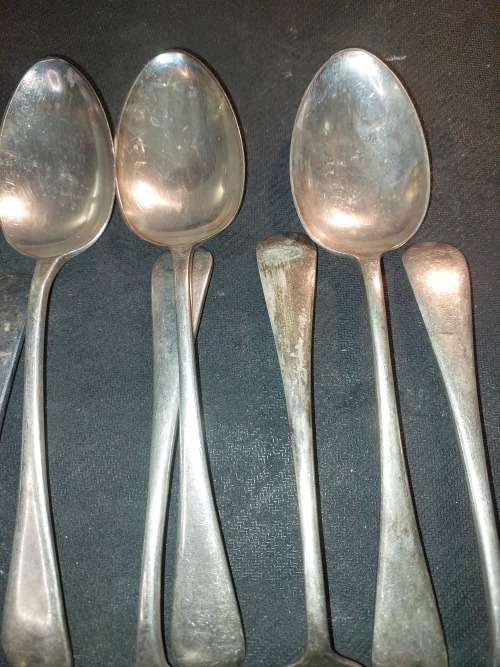 A VINTAGE COLLECTION OF 18 KL EPNS A1 20 DWTS DZ TABLESPOONS  SOLD AS IS