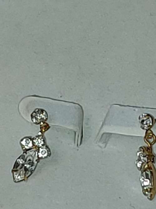 2 PERFACT AND COMPLETE GOLD-PLATED COSTUME JEWELRY SETS BY ROMIL AND AIM SOLD AS IS