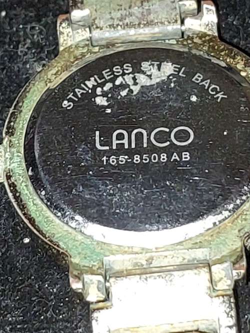 A VINTAGE COLLECTION WOMANS DRESS WATCHES SOLD S IS NOT TESTED