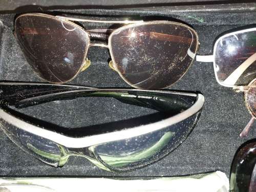 A VINTAGE JOBLOT SUNGLASSES SOLD AS IS