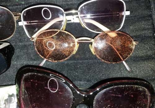 A VINTAGE JOBLOT SUNGLASSES SOLD AS IS