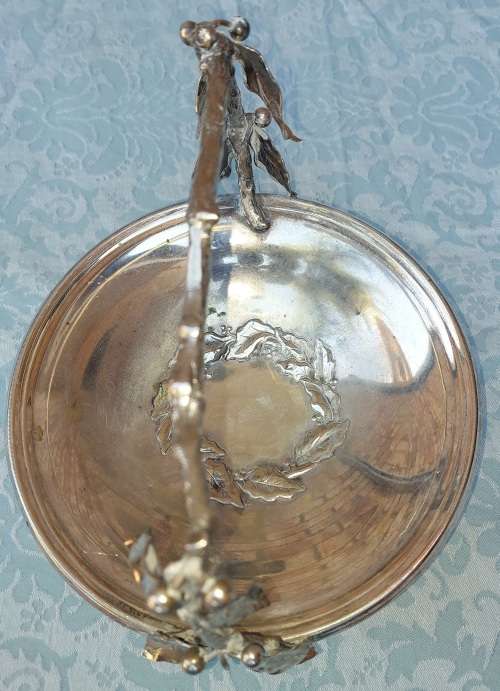 AN ORNATE MAPPIN & WEBB PRINCESS PLATED FRUIT BOWL WITH HEBREW INGRAVINGS SOLD AS IS