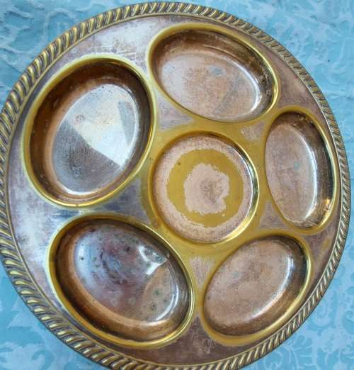 A VINTAGE SILVER-PLATED TRAY WITH COMPARTMENT SOLD AS IS