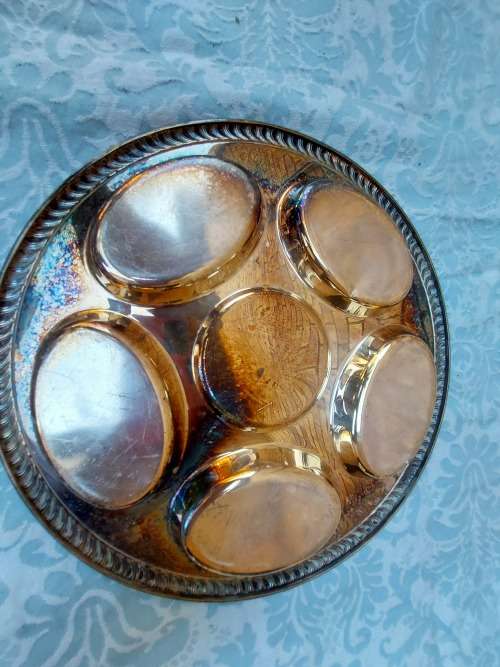 A VINTAGE SILVER-PLATED TRAY WITH COMPARTMENT SOLD AS IS