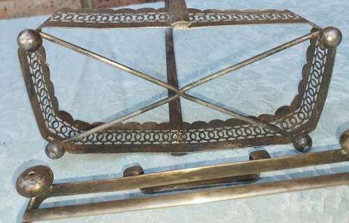 A JOBLOT VINTAGE SILVER PLATED KITCHENALIA SOLD AS IS