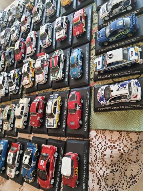 A MASSIVE COLLECTORS COLLECTION OF DIECAST CARS,