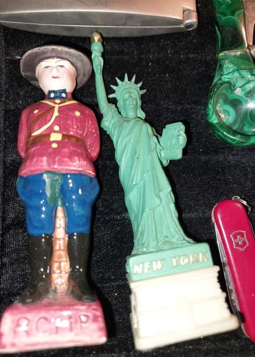 A JOBLOT VINTAGE COLLECTION LIGHTERS FIGURINES, ANTIQUE CONTAINERS, POCKET KNIVES