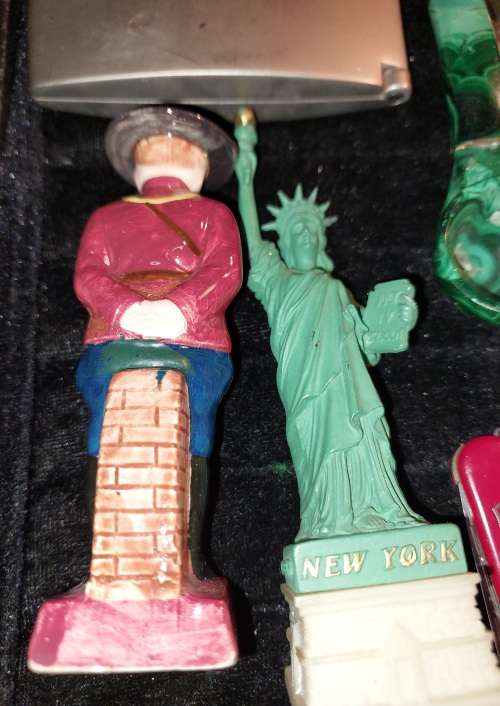 A JOBLOT VINTAGE COLLECTION LIGHTERS FIGURINES, ANTIQUE CONTAINERS, POCKET KNIVES
