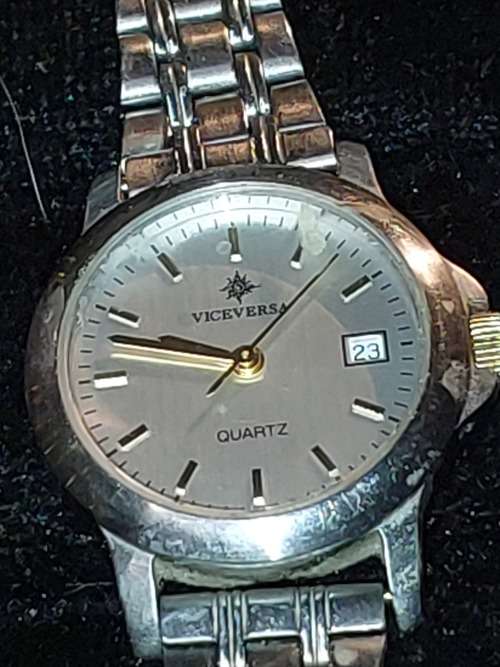 A JOBLOT WOMANS DRESS WATCHES SOLD AS IS NOT TESTED