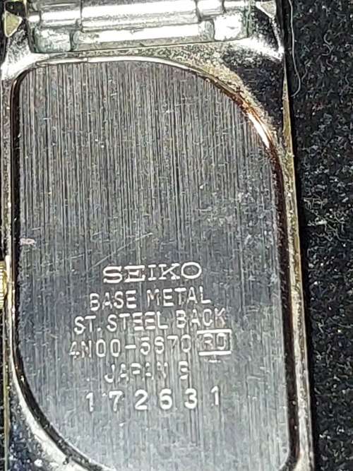 A COLLECTION VINTAGE SEIKO WRIST WATCHES SOLD AS IS NOT TESTED
