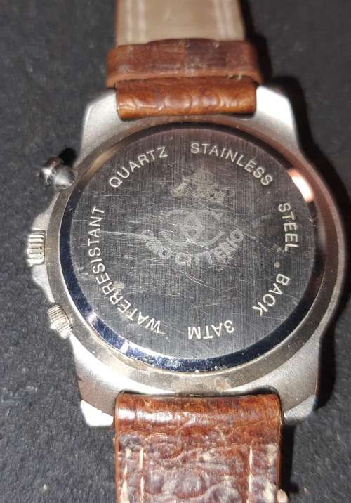 A VINTAGE JOBLOT WOMANS WRIST WATCHES SOLD AS IS NOT TESTED