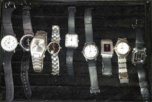 A COLLECTION OF VINTAGE USED FARAH WRIST WATCHES SOLD AS IS NOT TESTED