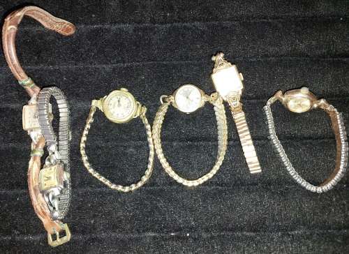 A HIGHLY COLLECTABLE ANTIQUE COLLECTION WOMANS WATCHES