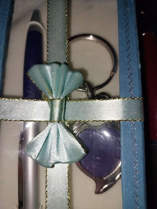 A JOBLT GIFT SETS SOLD AS IS