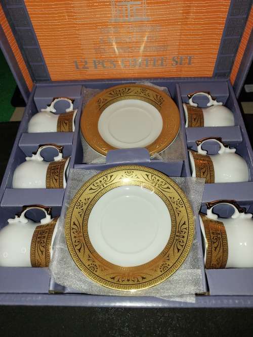 A VINTAGE FINE PORCELAIN CHINA12 PIECE COFFEE SET   WITH GOLD  TRIMMINGS
