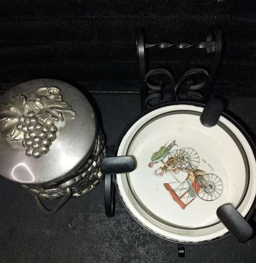 ED TWO VINTAGE KITCHENALIA A N ASHTRAY AND A SUGAR CONTAINER