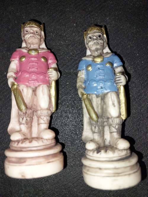 A VINTAGE CHESS BOARD AND STORAGE COMPARTMENT WITH ALL THE PIECES COMPLETE SET PIECES ARE CERAMIC