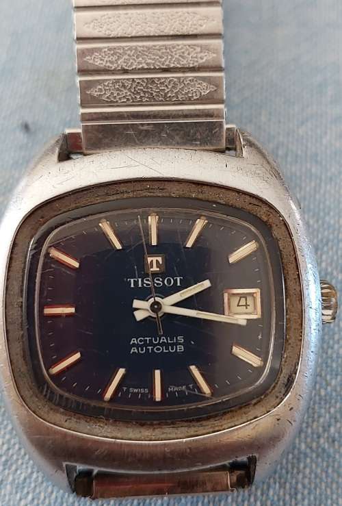 AN ORIGINAL VINTAGE TISSOT SS  ACTUALIS AUTOLUB TELEVISION SHAPE FACE DATEJUST STRETCH BAND