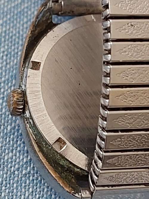 AN ORIGINAL VINTAGE TISSOT SS  ACTUALIS AUTOLUB TELEVISION SHAPE FACE DATEJUST STRETCH BAND