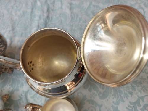 AN ANTIQUE F,B RODGERS SILVER COMPANY 1883 TRADEMARK SILVER PLATED TEAJUG SET