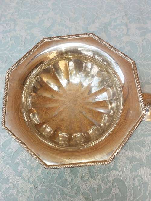 A MIXED VINTAGE JOB LOT WINE FLUTES AND A SERVING BOWL ALL SILVER PLATED SOLD AS IS