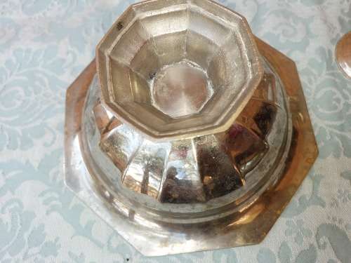 A MIXED VINTAGE JOB LOT WINE FLUTES AND A SERVING BOWL ALL SILVER PLATED SOLD AS IS