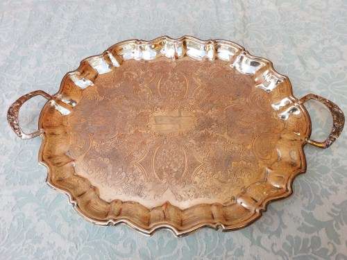 A VINTAGE VICTORIAN-STYLE SOLID SILVER PLATED SERVING TRAY