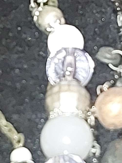 A BEAUTIFUL COLLECTION JOB LOT COSTUME NECKLACES SOLD AS IS