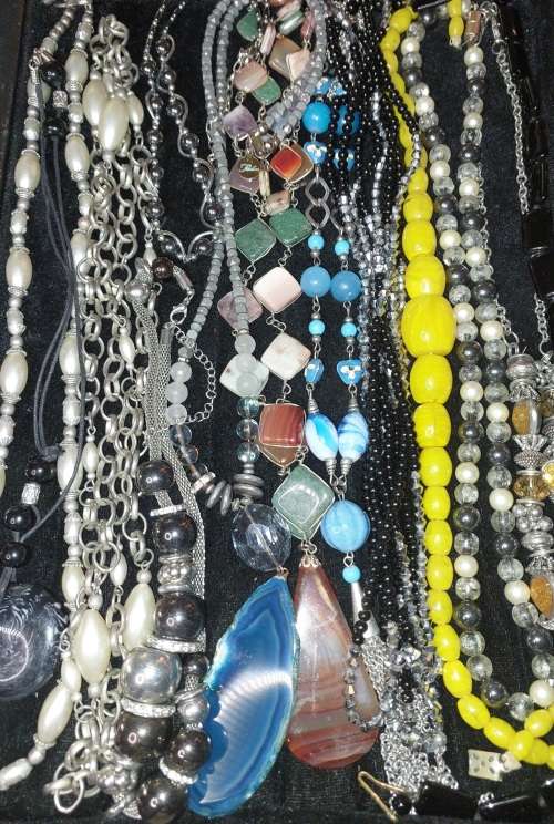 A BULK COLLECTION OF SILVERPLATED AND STAINLESS STEEL, MURANO GLASS, AND OTHER SEMI PRECIOUS GEM ST