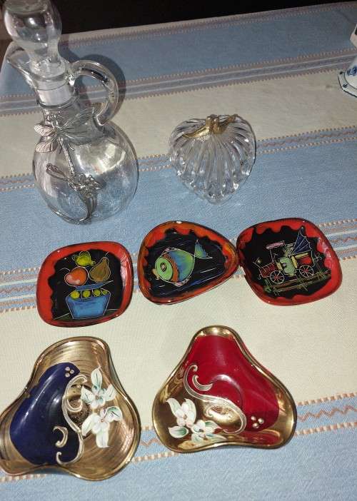 A  VINTAGE COLLECTION OF MURANO GLASS AND PORCELAIN MINIATURE BOWLS AND TWO FANCY GLASS KITCHENALIA