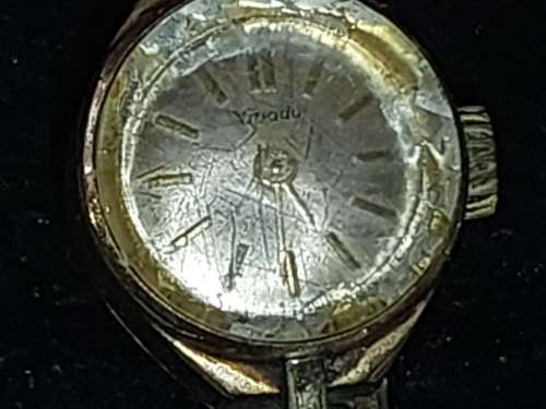 AN ANTIQUE COLLECTION WOMANS WATCHES SOLD AS IS NOT TESTED