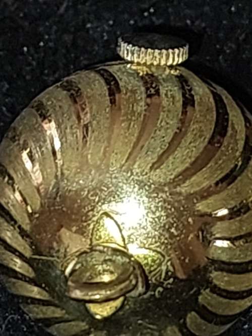 AN ANTIQUE COLLECTION WOMANS WATCHES SOLD AS IS NOT TESTED