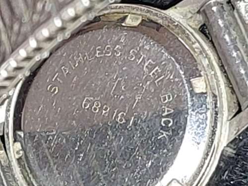 AN ANTIQUE COLLECTION WOMANS WATCHES SOLD AS IS NOT TESTED